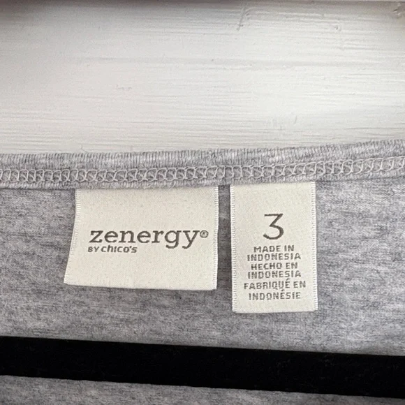 Heather Gray Long Sleeve Top with Pattern - Picture 2 of 3